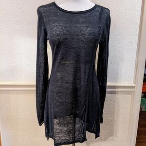 Simply Vera Asymmetrical Hem Top